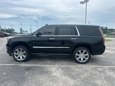 Used 2019 Cadillac Escalade Premium Luxury RWD image 6