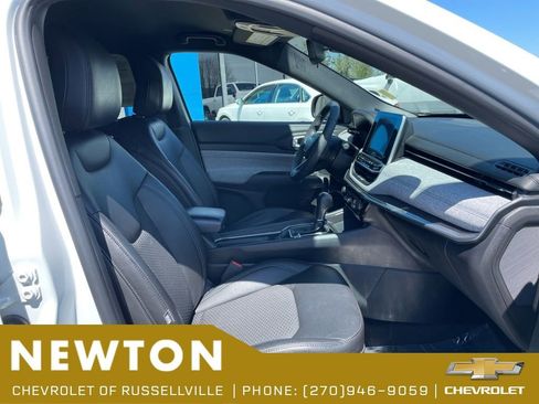 Used 2025 Jeep Compass Latitude AWD/4WD image 25