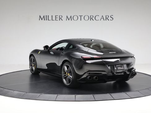 Certified 2022 Ferrari Roma RWD image 5