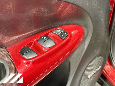 Used 2014 Nissan Juke SL image 20