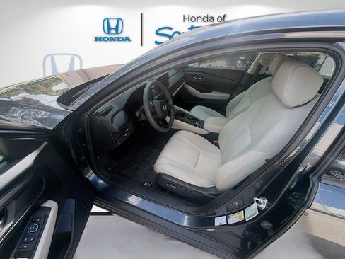Certified 2023 Honda Accord EX image 18