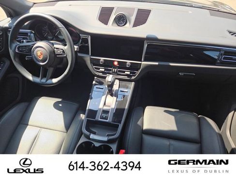 Used 2024 Porsche Macan AWD/4WD image 31