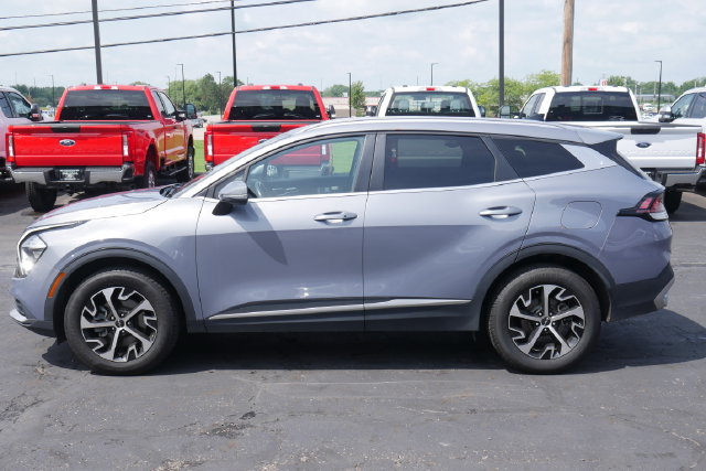 Used 2023 Kia Sportage EX AWD/4WD image 8
