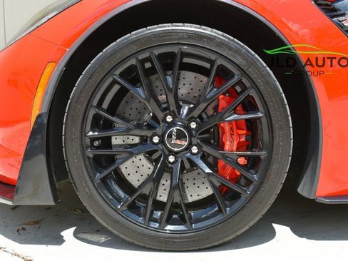 Used 2015 Chevrolet Corvette Z06 w/ 3LZ Preferred Equipment Group RWD image 28