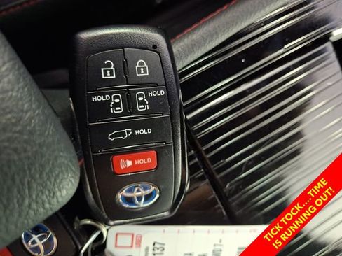 Certified 2025 Toyota Sienna XSE FWD image 19