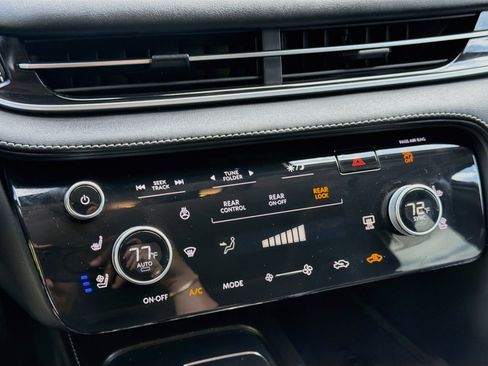 Used 2023 INFINITI QX60 Luxe w/ Performance Audio Package FWD image 15