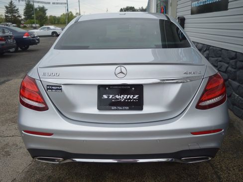 Used 2018 Mercedes-Benz E 300 4MATIC image 4