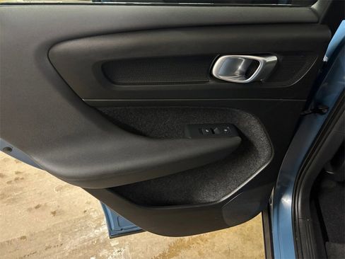 Certified 2023 Volvo C40 P8 Recharge Ultimate image 15