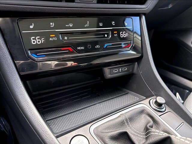 Used 2025 Volkswagen Jetta SEL FWD image 24