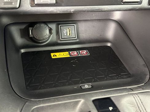 Used 2024 Toyota RAV4 XLE Premium w/ Weather Package FWD image 31