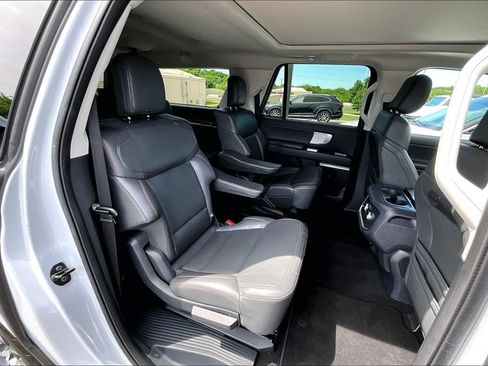 Used 2025 Ford Expedition Max Active AWD/4WD image 27