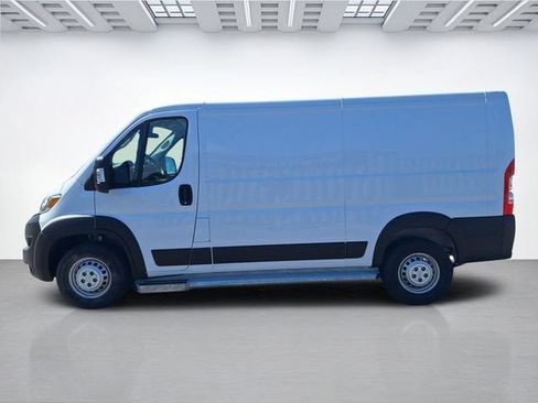 Used 2025 RAM ProMaster 2500 w/ U-Haul Equipment Group FWD image 7
