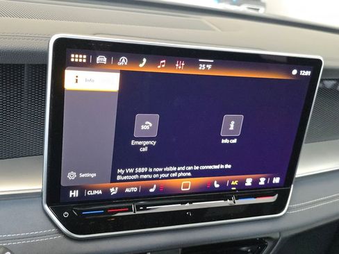 New 2026 Volkswagen Tiguan SE R-Line AWD/4WD image 6