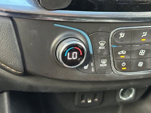 Used 2019 Chevrolet Traverse LT w/ LT Premium Package image 29