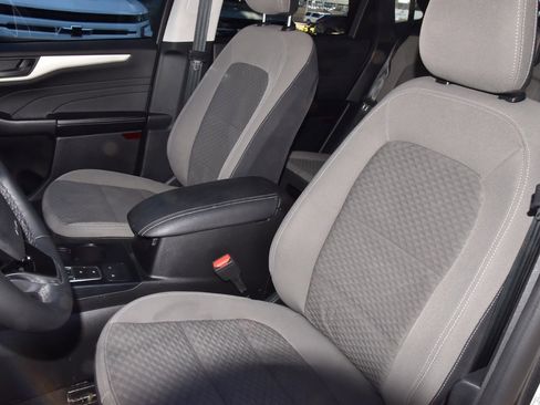 Used 2022 Ford Escape SE w/ SE Sport Appearance Package image 32