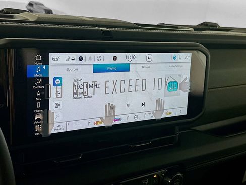 New 2026 Jeep Gladiator Mojave w/ Technology Group AWD/4WD image 13