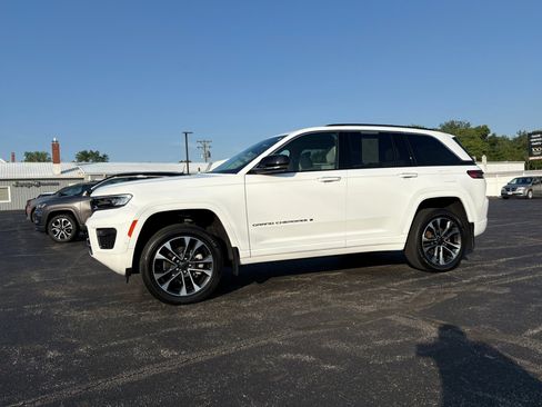 Used 2022 Jeep Grand Cherokee Overland w/ Adv Protech Group III AWD/4WD image 6