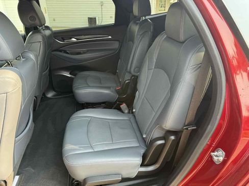 Used 2024 Buick Enclave Premium image 13