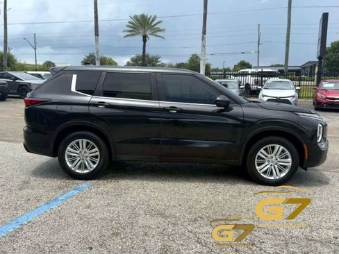 Used 2022 Mitsubishi Outlander ES FWD image 4