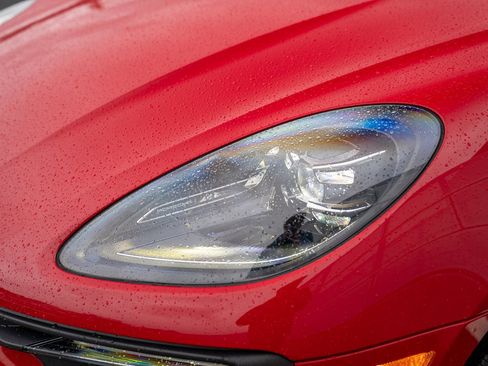 New 2026 Porsche Macan image 30