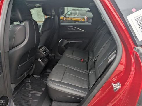 New 2026 Cadillac Lyriq Signature Luxury image 9