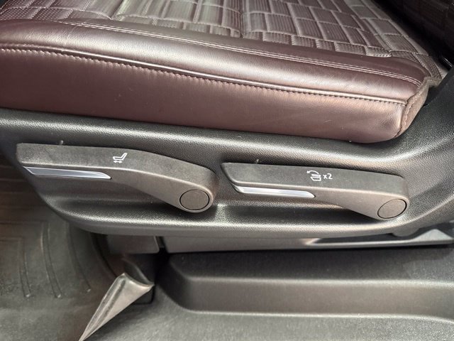 Used 2022 Cadillac Escalade ESV Premium Luxury Platinum AWD/4WD image 39