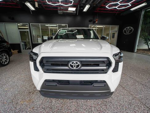 Used 2025 Toyota Tacoma SR AWD/4WD image 6