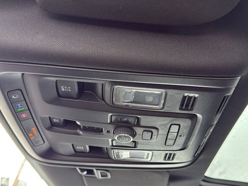 Used 2021 GMC Yukon Denali w/ Denali Premium Package image 26