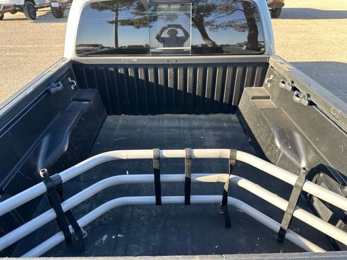 Used 2022 Toyota Tacoma TRD Off-Road w/ Technology Package AWD/4WD image 8