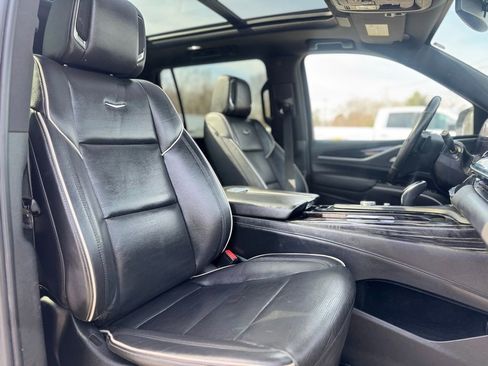 Used 2021 Cadillac Escalade ESV Sport AWD/4WD image 12