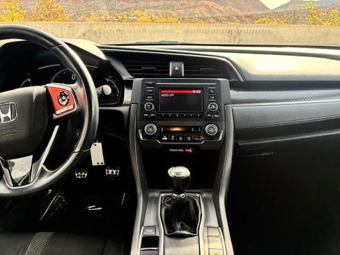 Used 2019 Honda Civic Sport image 14