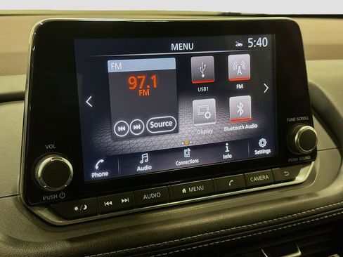 Used 2021 Nissan Rogue SV image 17