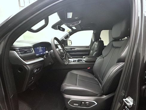 New 2026 Jeep Grand Wagoneer Limited AWD/4WD image 10