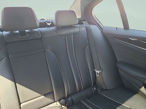 Used 2019 BMW 530i w/ Convenience Package image 6