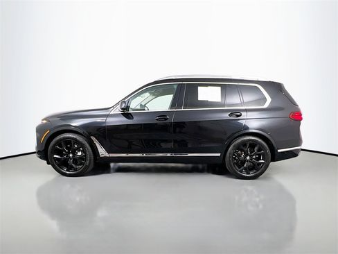Used 2023 BMW X7 xDrive40i w/ Premium Package image 4