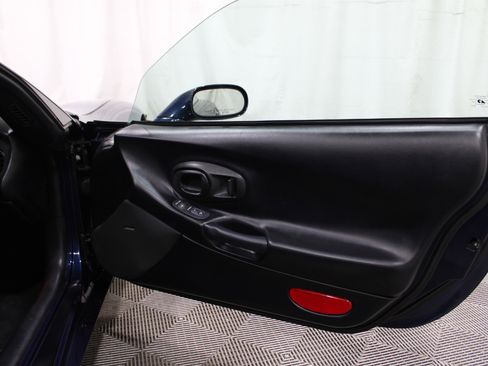 Used 2000 Chevrolet Corvette Hardtop w/ Memory Pkg image 16