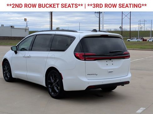 New 2026 Chrysler Pacifica Select w/ S Appearance Package image 6