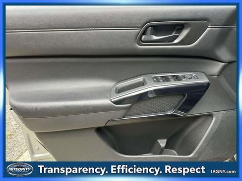 Used 2025 Nissan Pathfinder SV AWD/4WD image 21