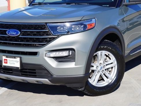 Used 2020 Ford Explorer XLT w/ Equipment Group 202A image 4