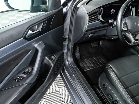 Certified 2024 Volkswagen Jetta SE FWD image 7