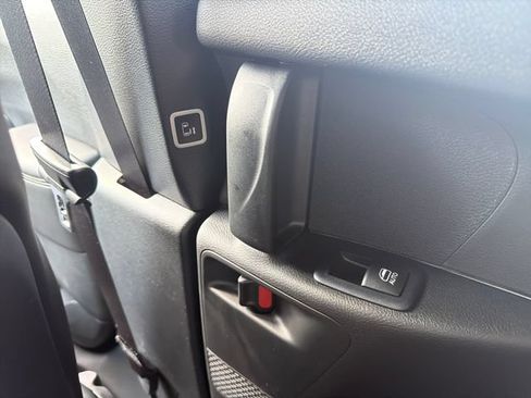 New 2027 Chrysler Pacifica Select FWD image 35