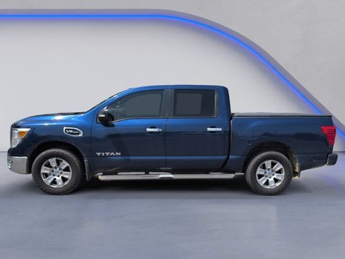 Used 2017 Nissan Titan SV AWD/4WD image 5