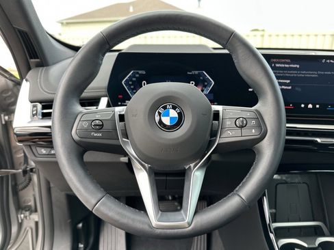 Used 2025 BMW X1 xDrive28i w/ Technology Package image 33