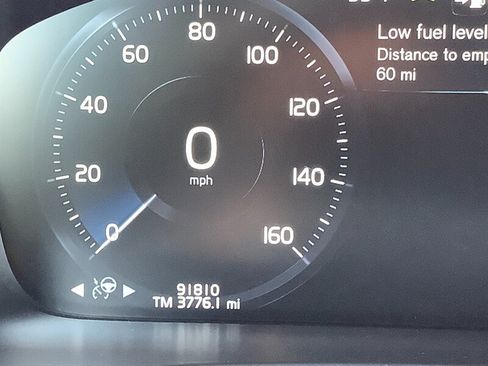 Used 2019 Volvo XC90 T5 R-Design w/ Protection Package Premier AWD/4WD image 24