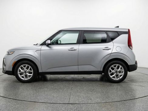 Used 2025 Kia Soul LX w/ LX Technology Package image 5
