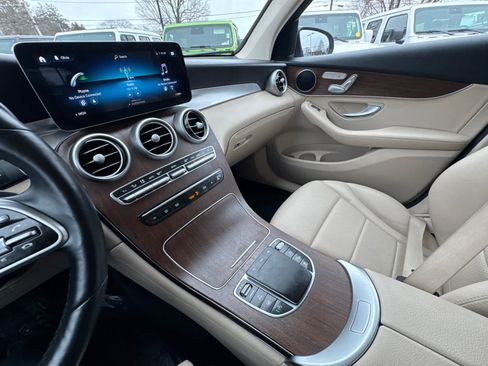 Used 2021 Mercedes-Benz GLC 300 4MATIC image 22