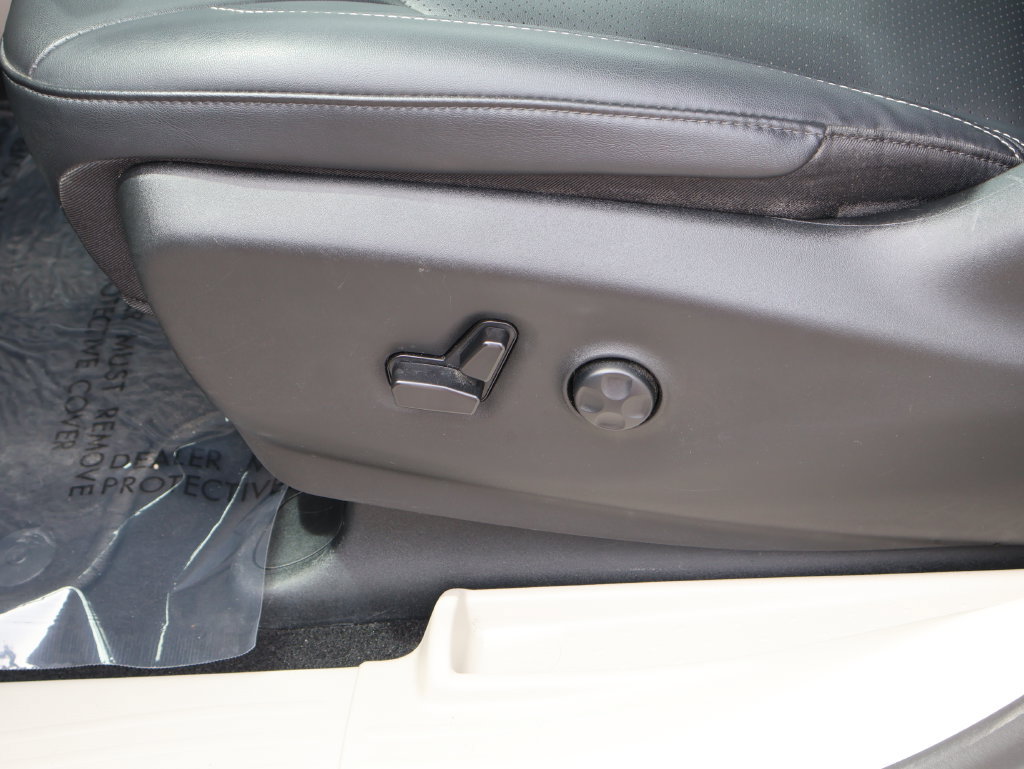 Used 2024 Chrysler Pacifica Touring-L FWD image 22