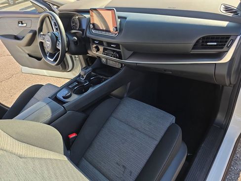 Used 2023 Nissan Rogue SV image 13