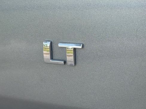 Used 2023 Chevrolet Traverse LT FWD image 31