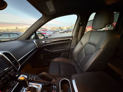 Used 2013 Porsche Cayenne S image 26